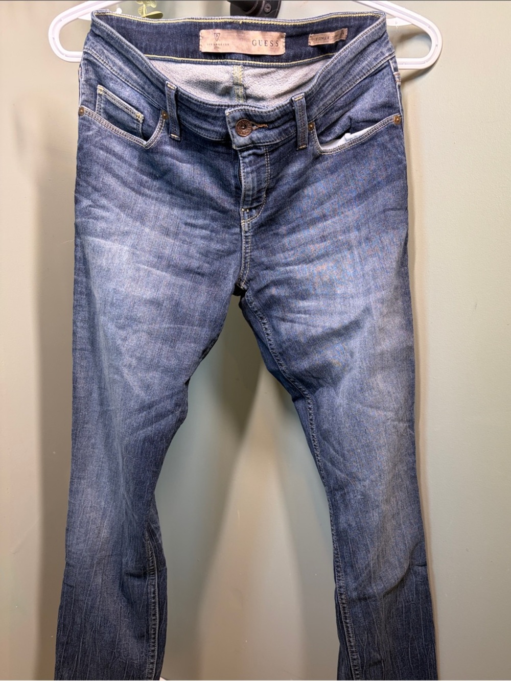 GUESS Women's Power Skinny Low Jeans